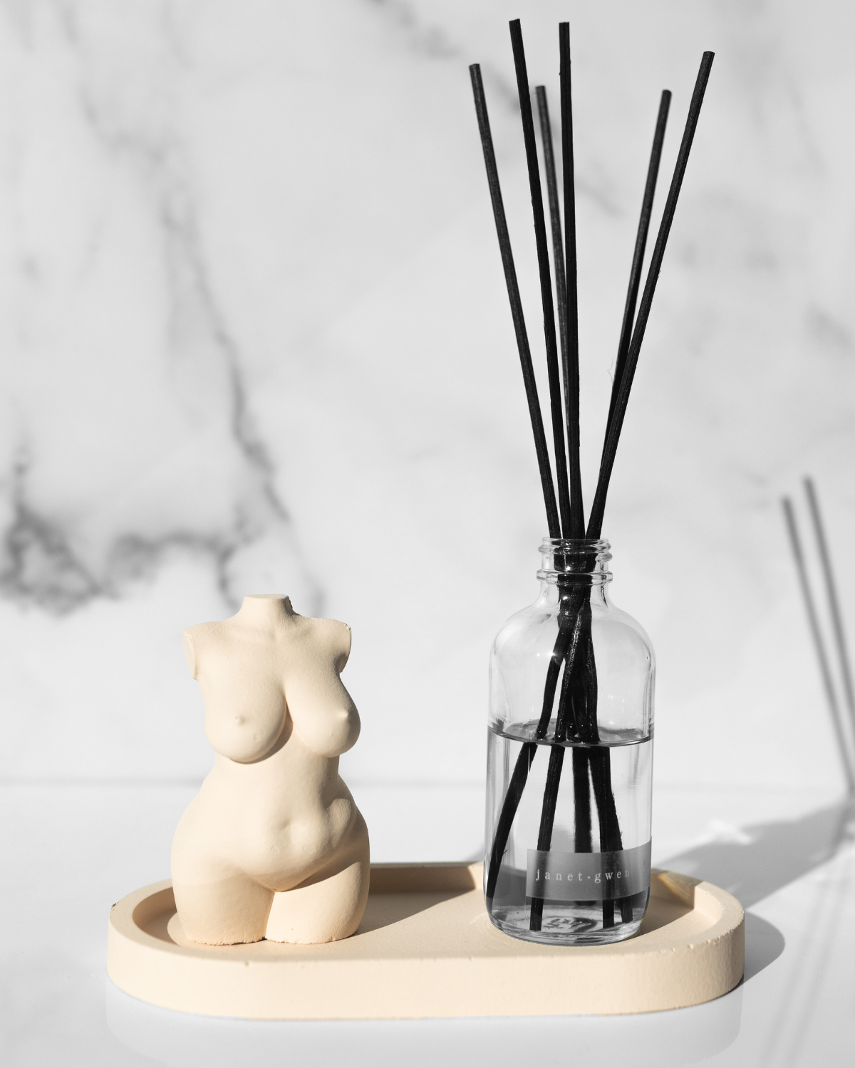 Hera Concrete Goddess with Tray and Diffuser