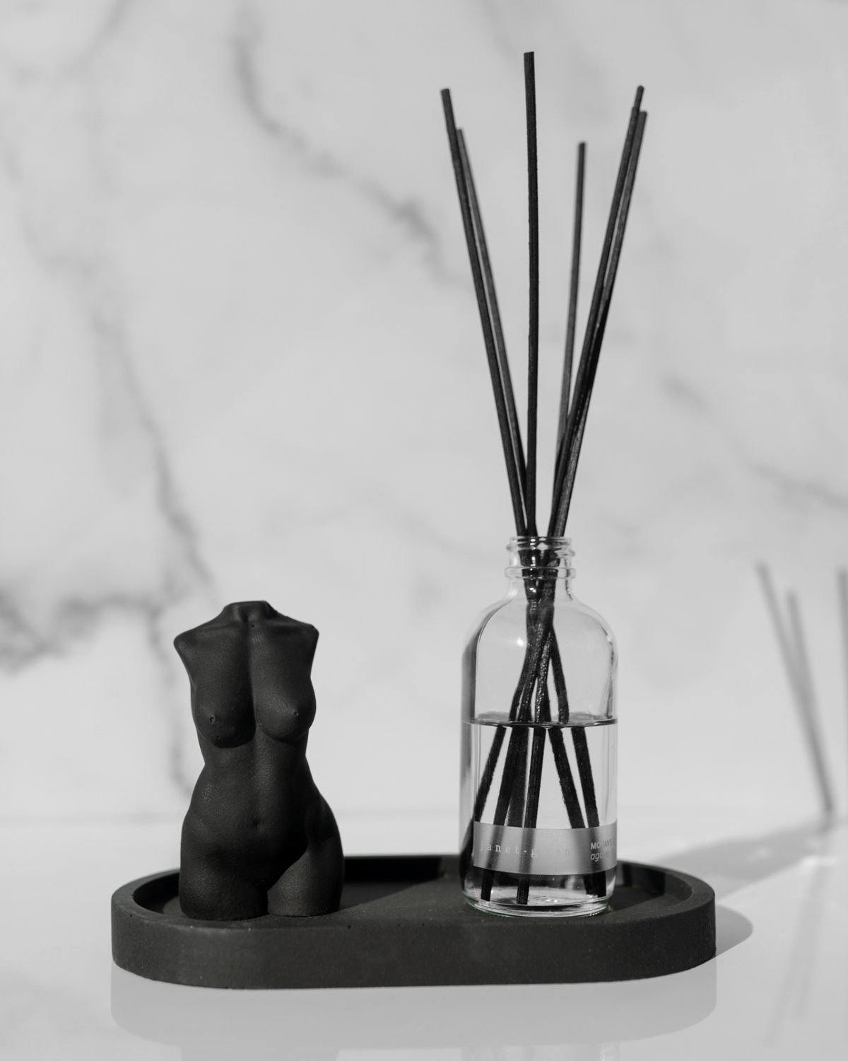 Iris Concrete Goddess with Tray and Diffuser