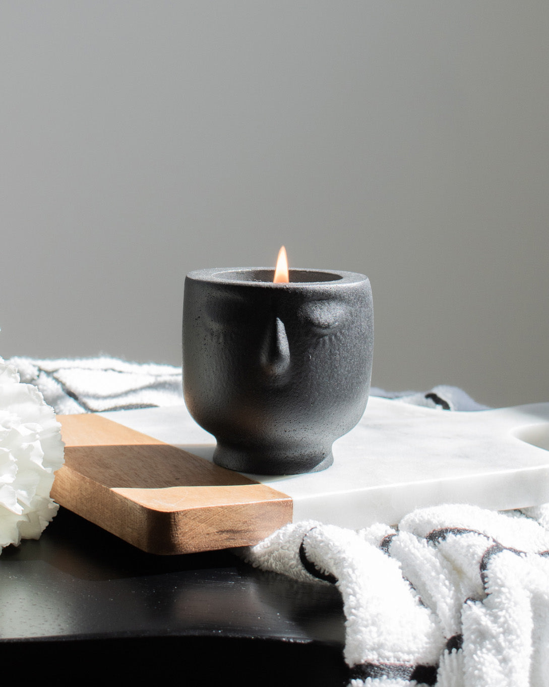 100% HomeBody Coconut Soy Candle -  Modern Face Vessel Noir