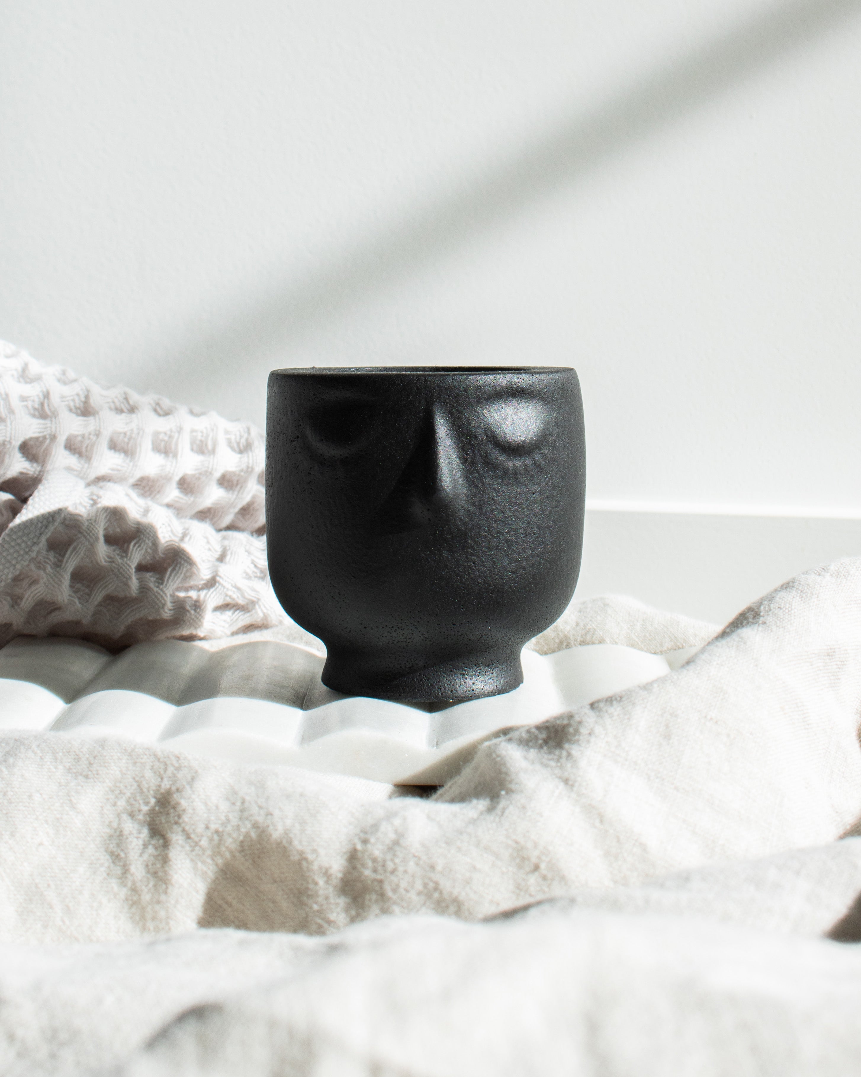 Love The Moon Coconut Soy Candle -  Modern Face Vessel Noir